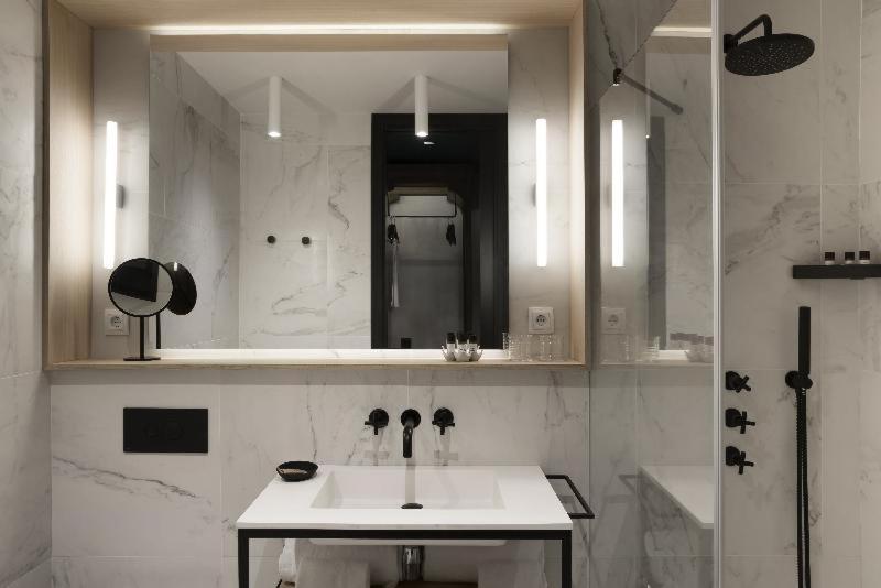 اتاق استاندارد, Icon Wipton