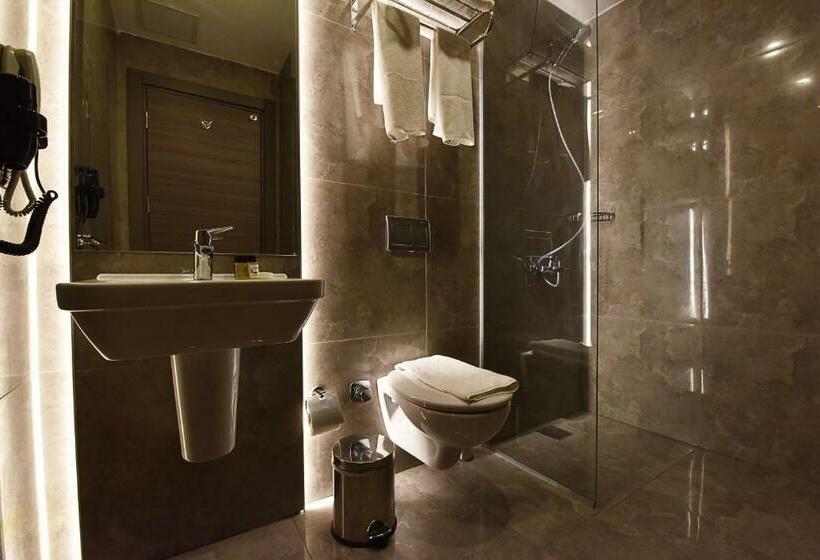 غرفة عائلية, Parkim Ayaz