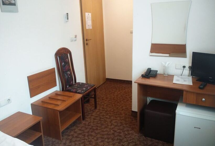 غرفة فردية داخلية, Slavyanska Beseda