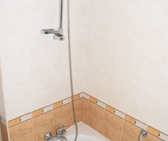 غرفة قياسية, Slavyanska Beseda