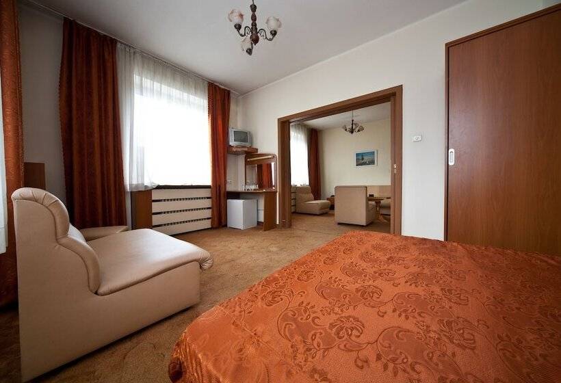 جناح, Slavyanska Beseda