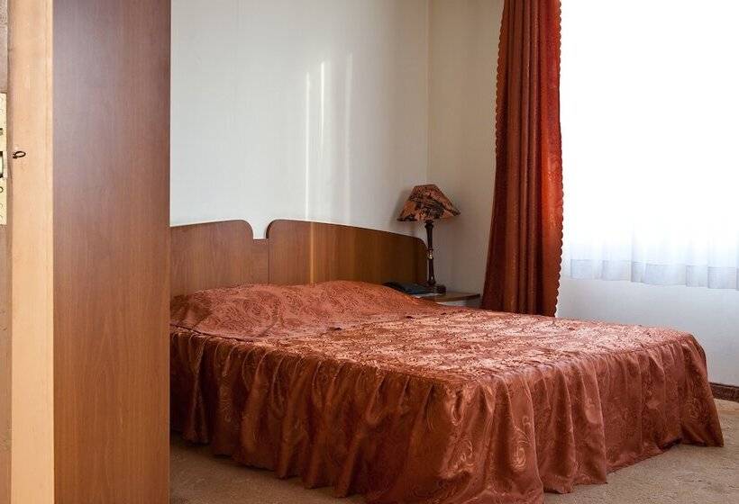 جناح, Slavyanska Beseda