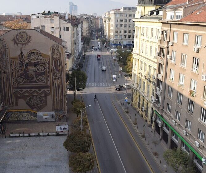 غرفة قياسية فردية مزودة بشُرفة, Slavyanska Beseda