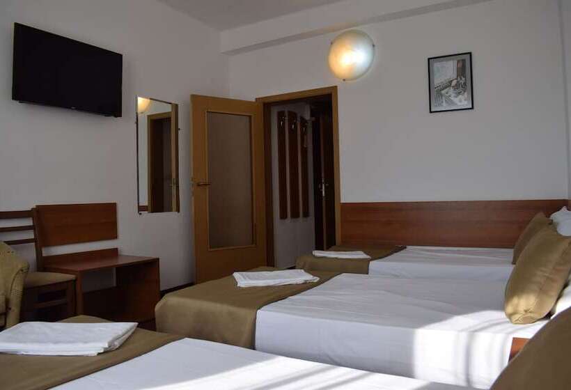 غرفة قياسية ثلاثية, Slavyanska Beseda