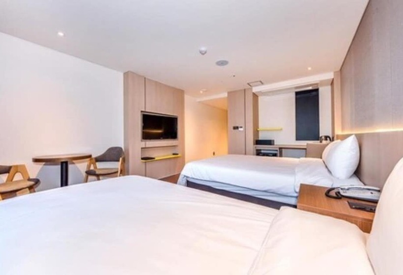 Quarto deluxe, Noblepia