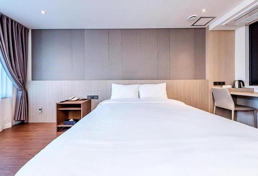 Quarto superior, Noblepia