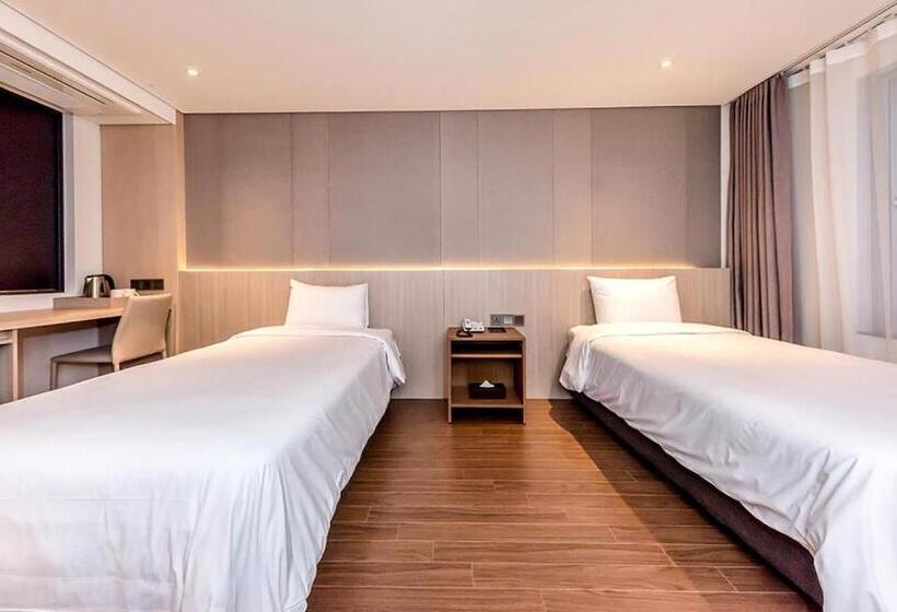 Quarto superior, Noblepia