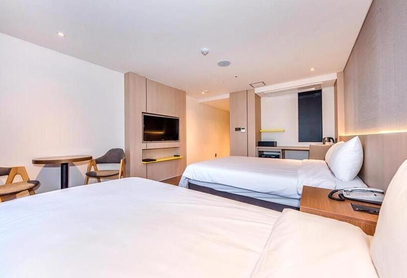 Quarto deluxe, Noblepia