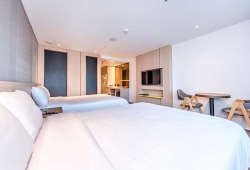 Quarto Familiar, Noblepia