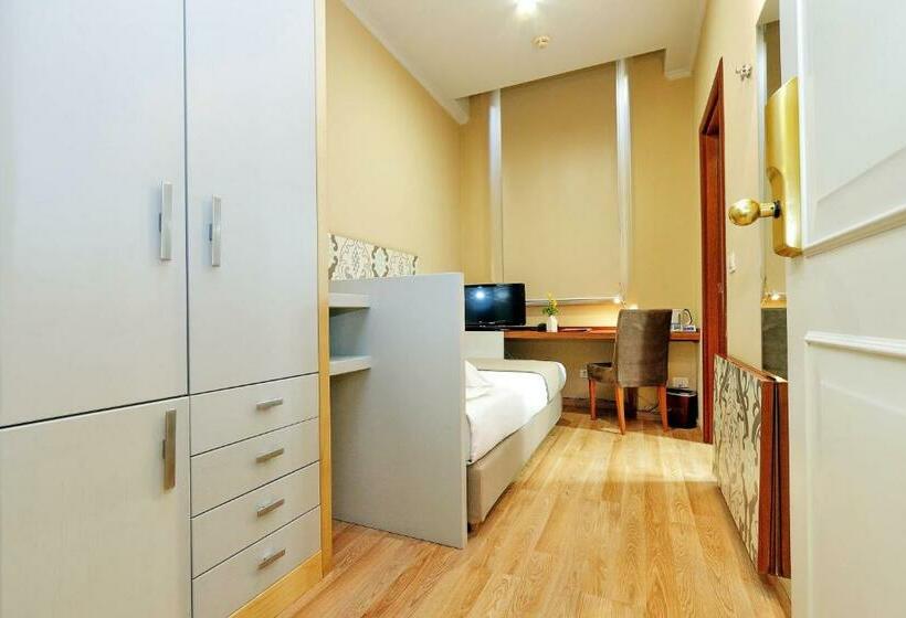 Camera Standard Individuale, Camelia