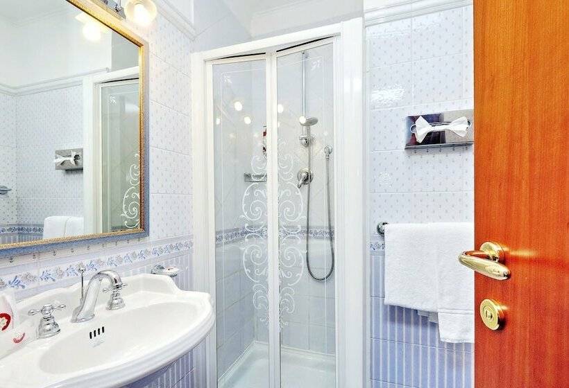 Camera Standard Individuale, Camelia