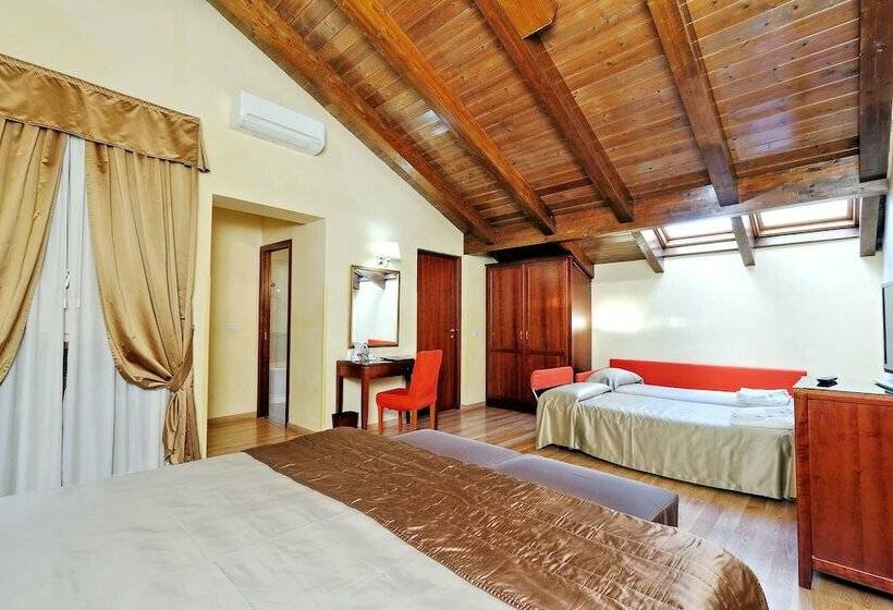 Camera Quadrupla Standard, Camelia