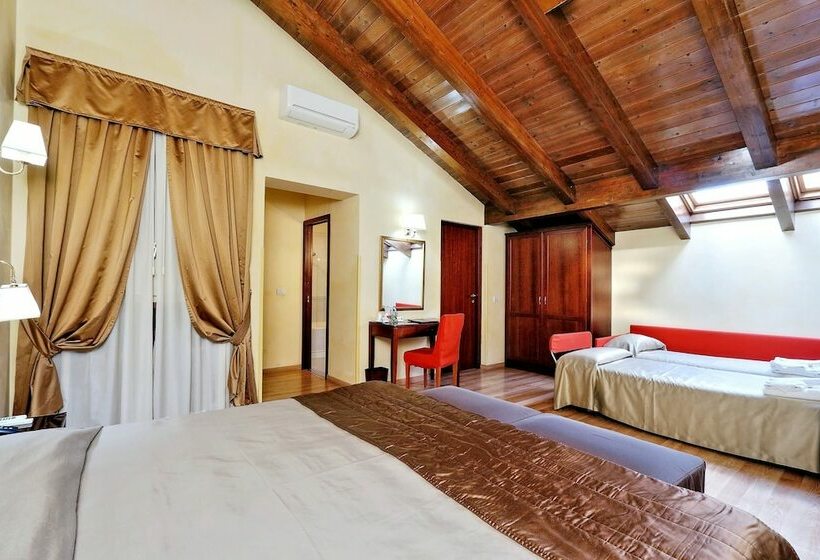 Camera Quadrupla Standard, Camelia