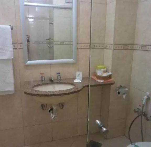 اتاق استاندارد سه نفره, Jaragua