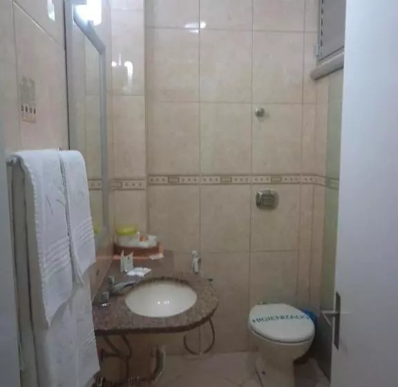 اتاق استاندارد سه نفره, Jaragua