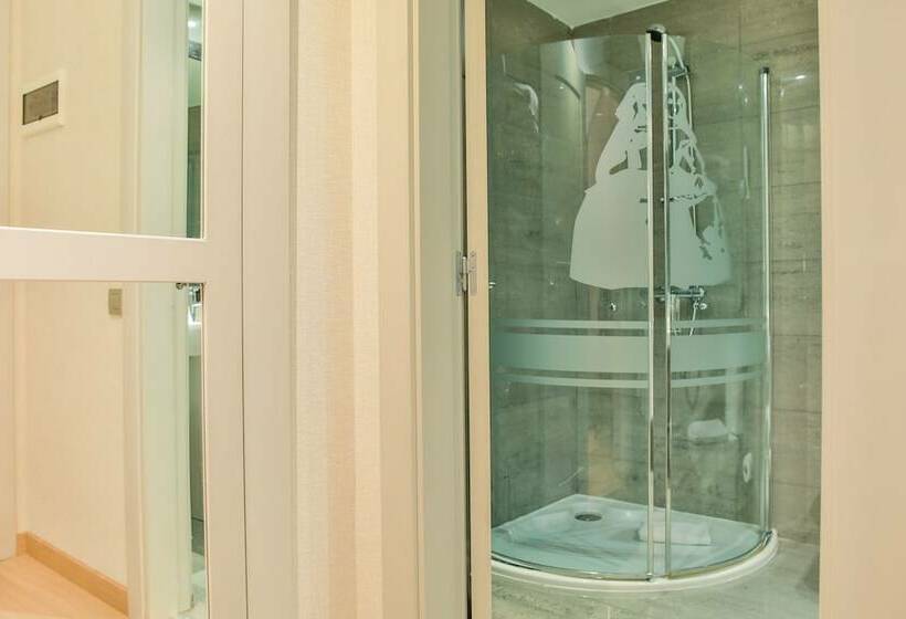 اتاق استاندارد یک نفره, Meninas Boutique Opera