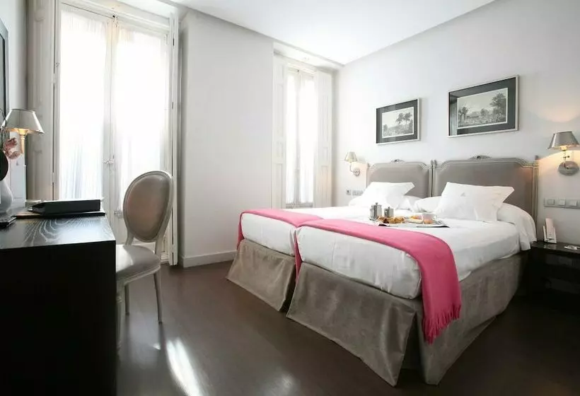 Juniorsviitti, Meninas Boutique Opera