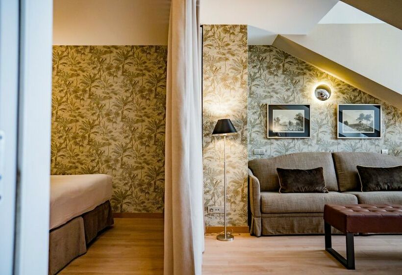 اتاق استاندارد چهار تخته, Meninas Boutique Opera