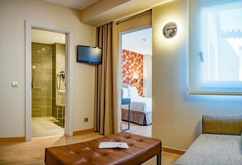 اتاق استاندارد سه نفره, Meninas Boutique Opera