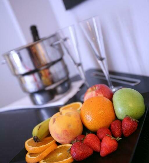 اتاق استاندارد سه نفره, Meninas Boutique Opera