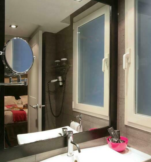 اتاق سوپریور یک تخته, Meninas Boutique Opera