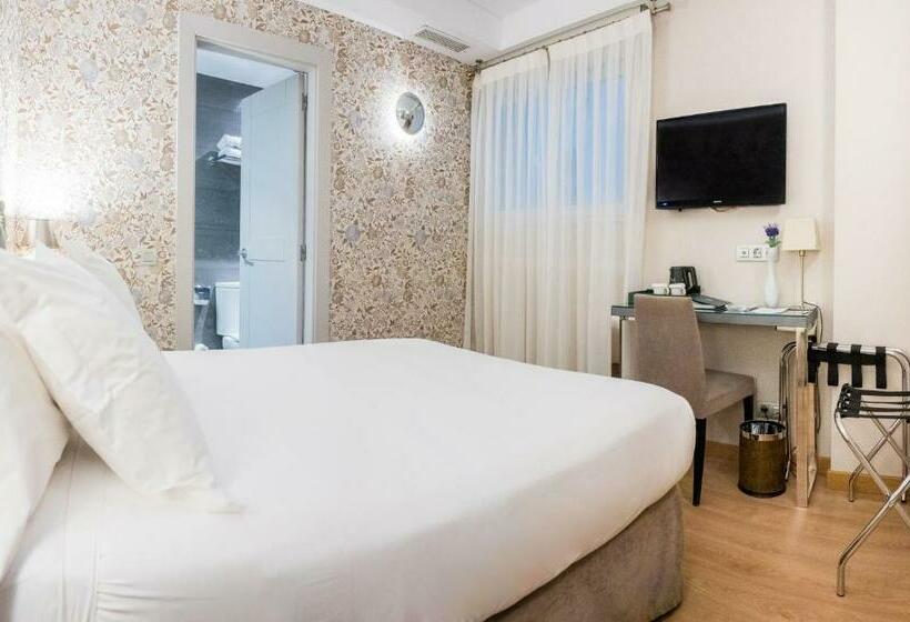 اتاق سوپریور یک تخته, Meninas Boutique Opera