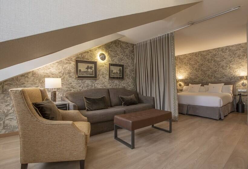 اتاق استاندارد چهار تخته, Meninas Boutique Opera