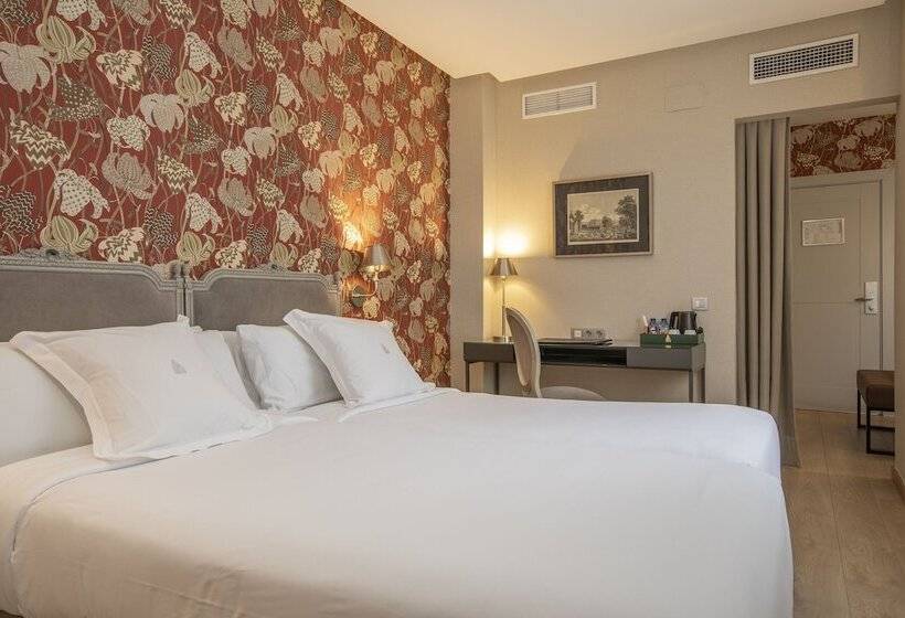 اتاق استاندارد سه نفره, Meninas Boutique Opera