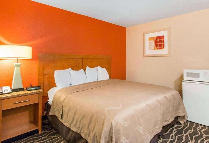 带2个卧室的套房, Quality Inn & Suites I 35 Near Frost Bank Center