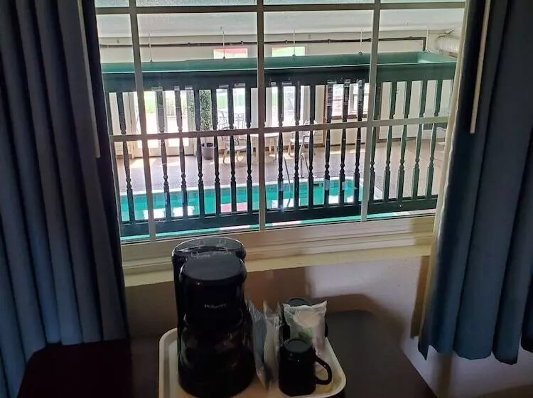２ダブルベッドのスタンダードルーム, Voyager Inn