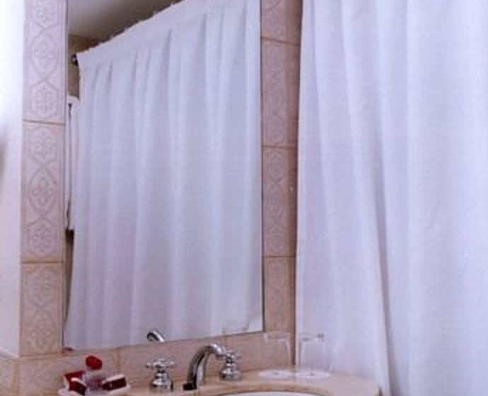 استودیو اجرایی, Provincial Plaza Hotel