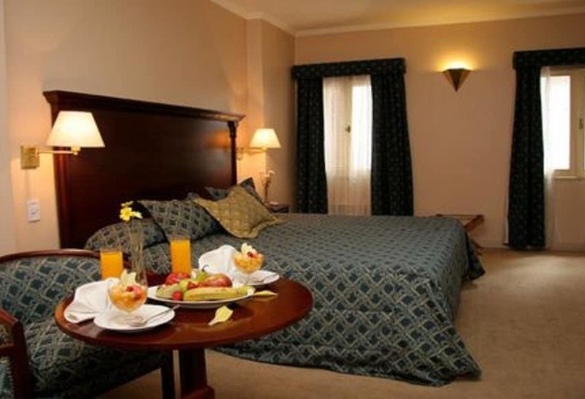 اتاق اجرایی سه نفره, Provincial Plaza Hotel