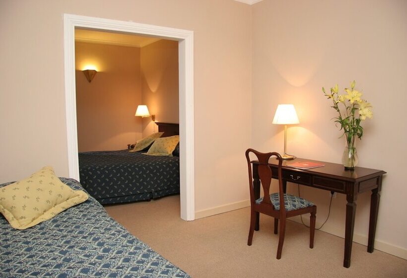 اتاق اجرایی سه نفره, Provincial Plaza Hotel