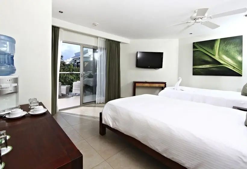 اتاق سوپریور با چشم‌انداز استخر, Sandos Caracol Nature Resort & Water Park