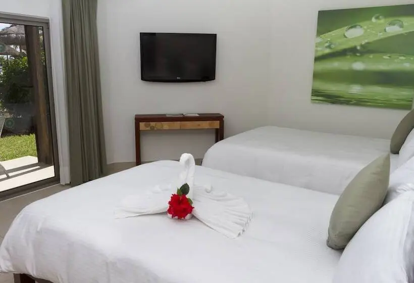 اتاق سوپریور با چشم‌انداز استخر, Sandos Caracol Nature Resort & Water Park