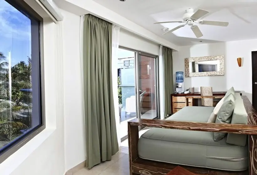 سوییت با چشم‌انداز استخر, Sandos Caracol Nature Resort & Water Park