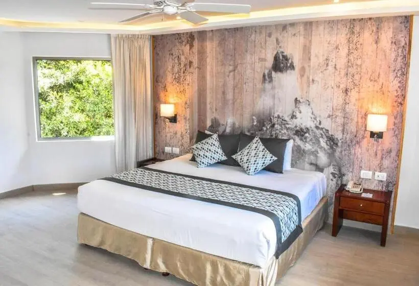 سوییت خانوادگی, Sandos Caracol Nature Resort & Water Park