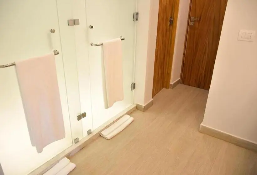 سوییت خانوادگی, Sandos Caracol Nature Resort & Water Park