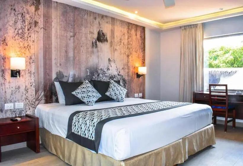 سوییت خانوادگی, Sandos Caracol Nature Resort & Water Park