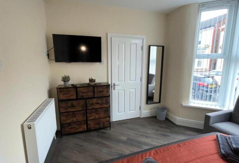 豪华房间, Anfield Place To Stay