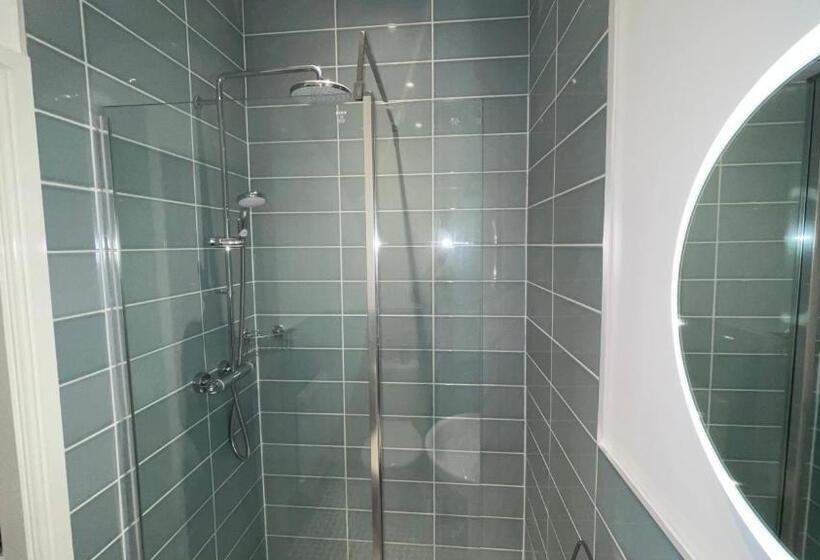 标准间, Anfield Place To Stay