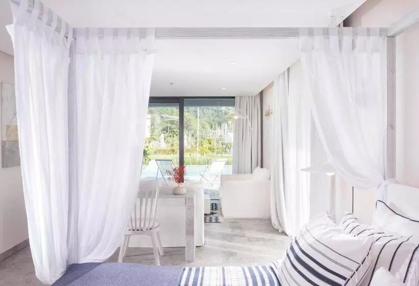 سوئیت جونیور با استخر, D Resort Gocek