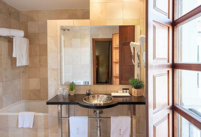 غرفة قياسية ثلاثية, Hospedium Hotel Casino Del Tormes