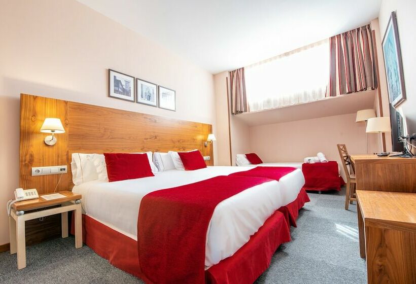 غرفة قياسية ثلاثية, Hospedium Hotel Casino Del Tormes