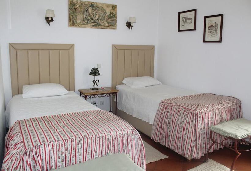 スタンダードルーム, Casa De S. Thiago Do Castelo