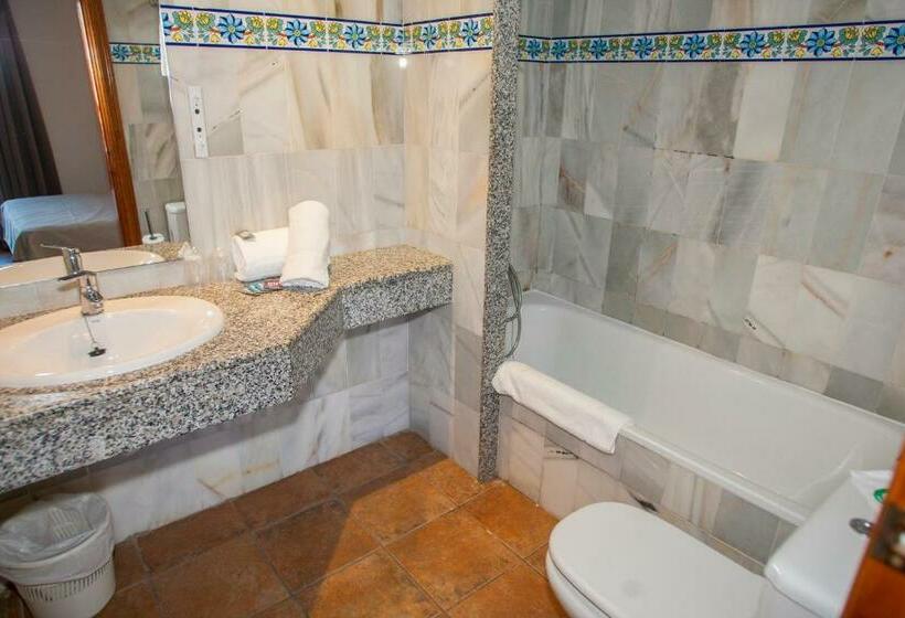 Номер Стандарт Трехместный, Comarruga Platja