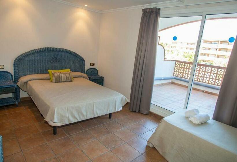 Номер Стандарт Трехместный, Comarruga Platja