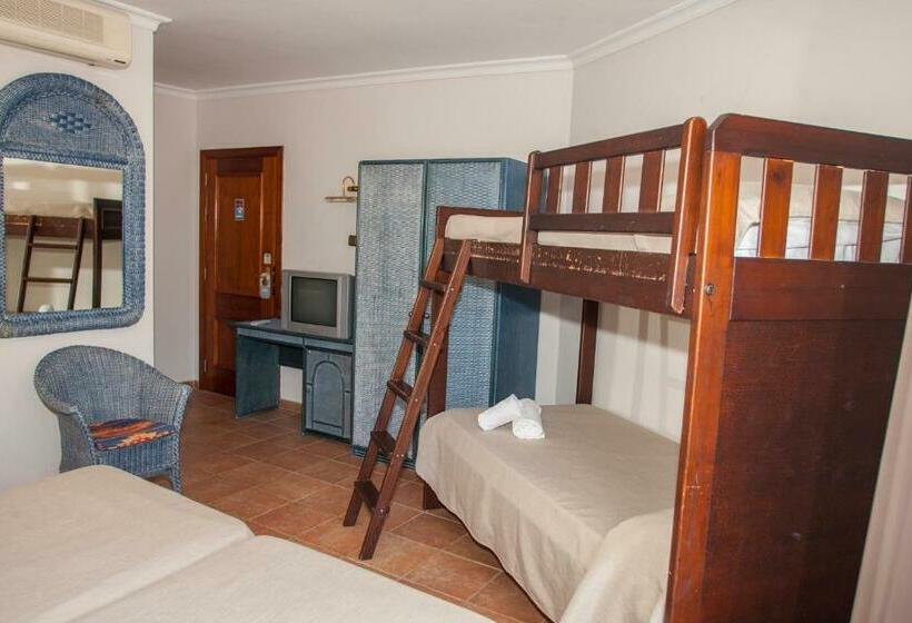 Четырехместный Номер Стандарт, Comarruga Platja