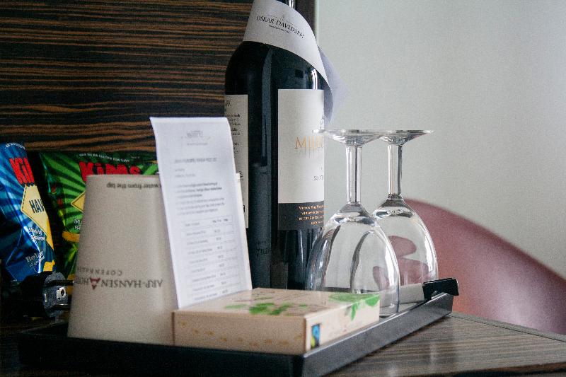 Camera Executive, Copenhagen Island