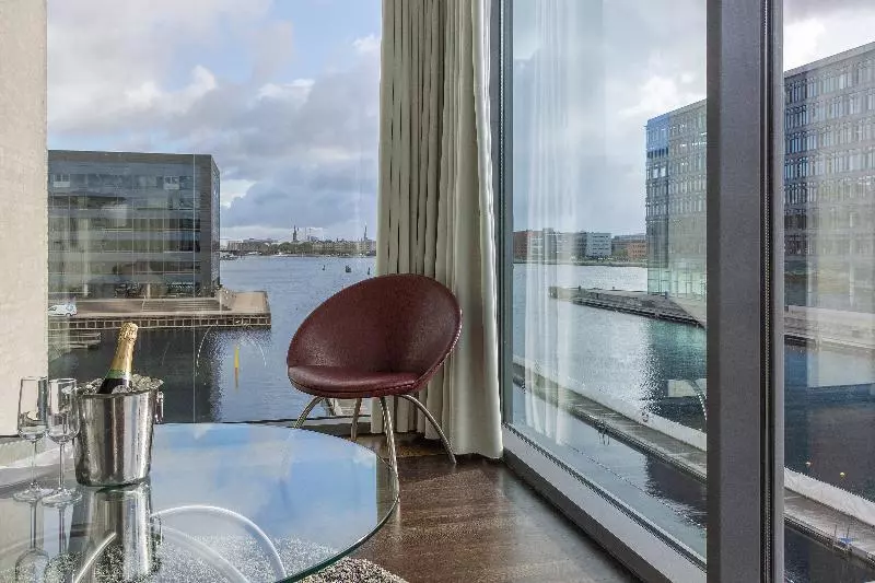 سوییت جونیور, Copenhagen Island